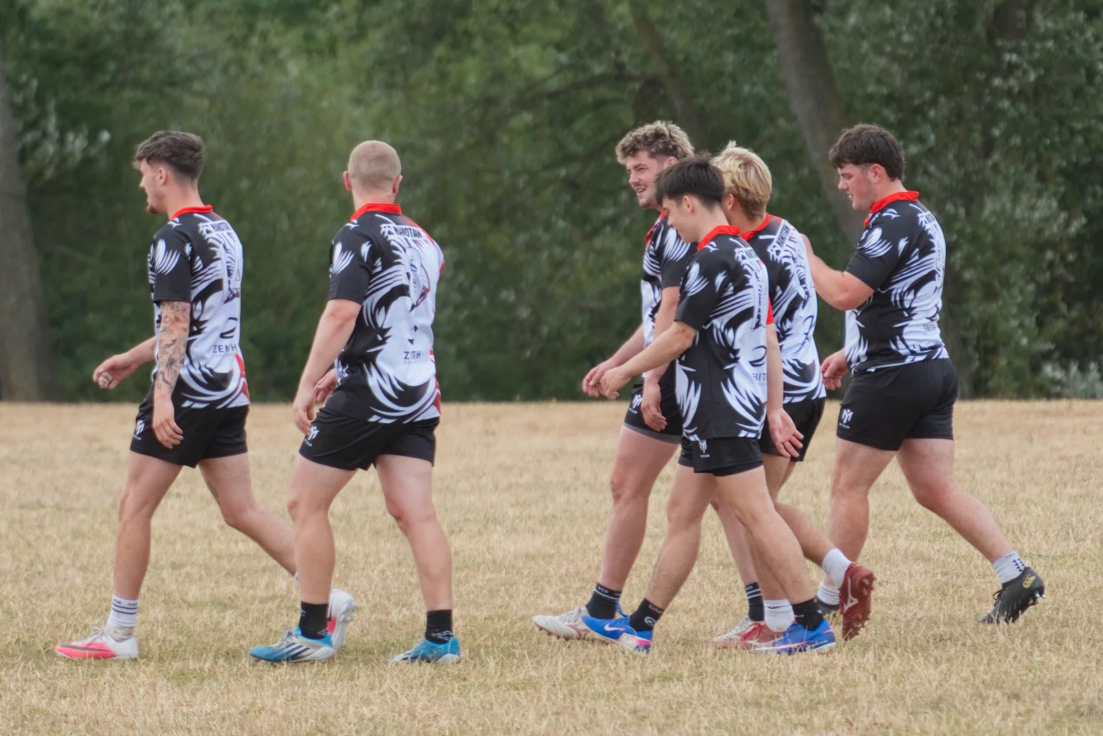 TR7 rugby players walking between games