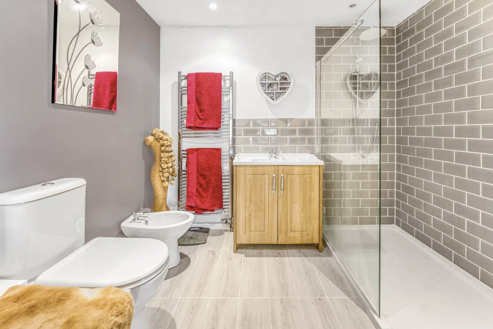 Shower room and toilet — Vancouver, Brockley