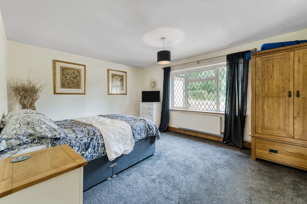 Double bedroom and fitted wardrobes — Vancouver, Brockley
