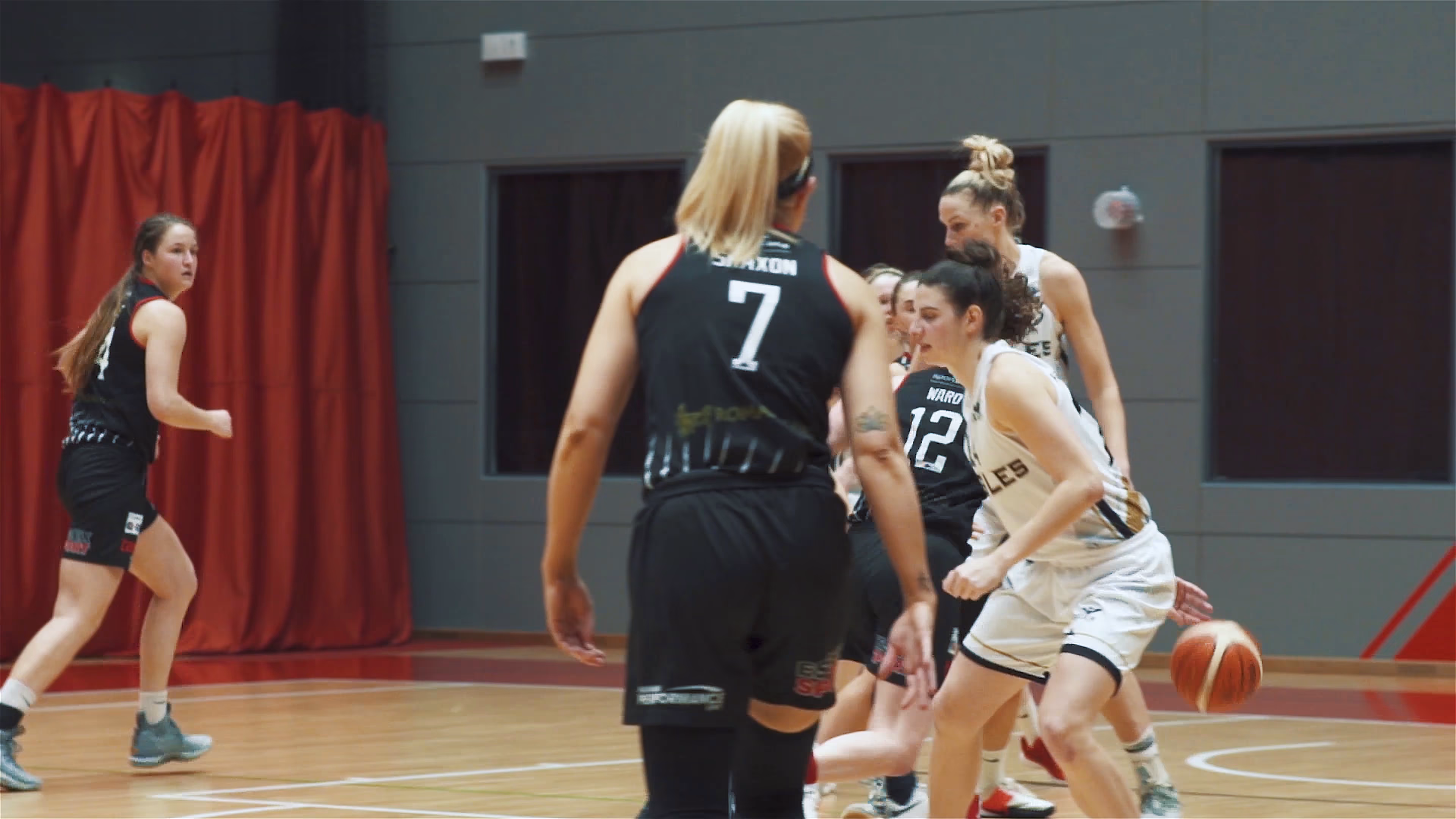 Women's basketball action during the Essex Rebels event