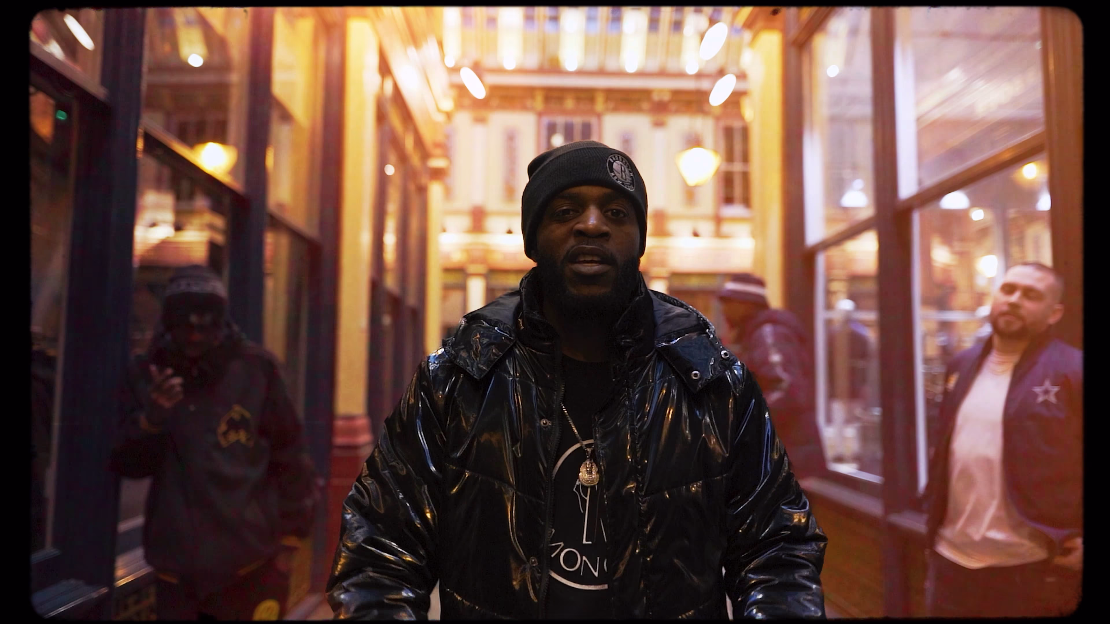 Handheld close performance in Leadenhall Market