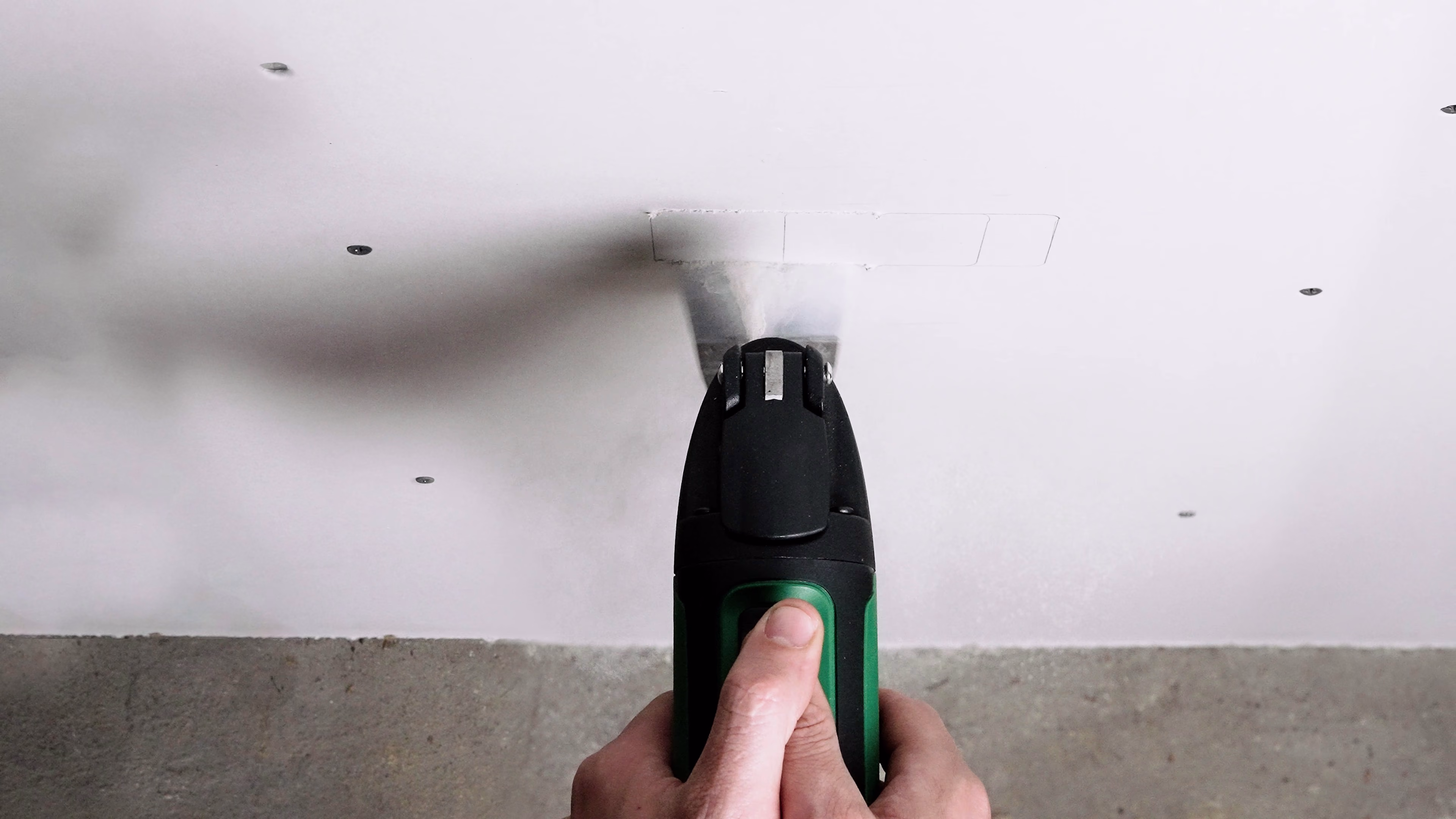 SMART oscillating multi-tool product advert frame